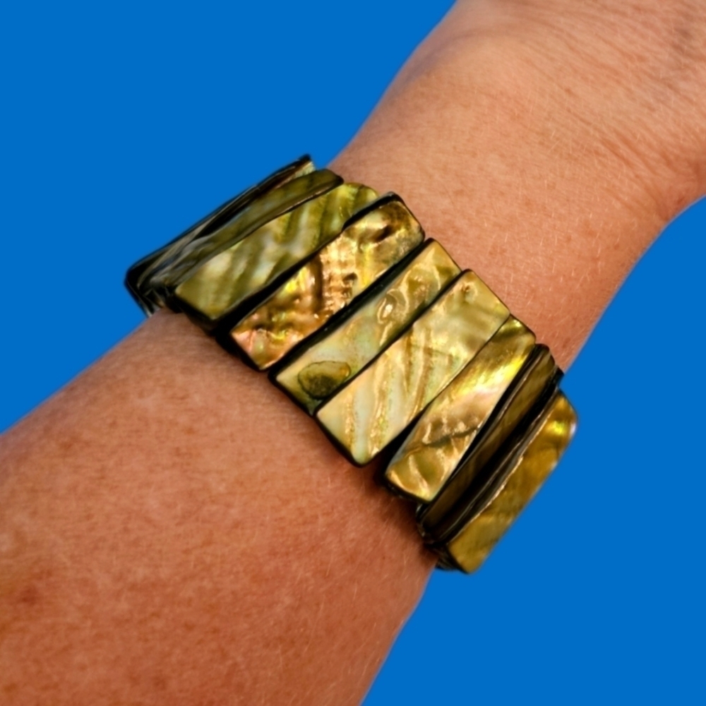 Vintage 1990s Irridescent Abalone Shell Wide Chunky Statement Stretch Bracelet